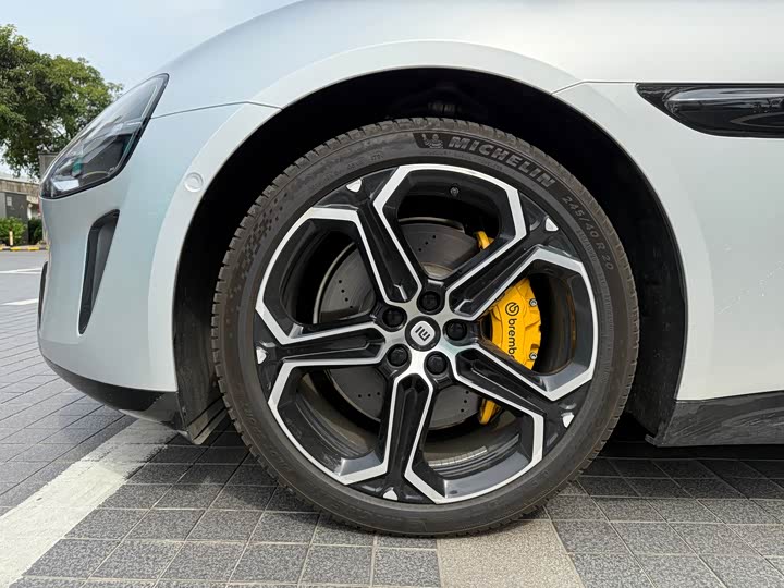 Фото 9 - Xiaomi SU7