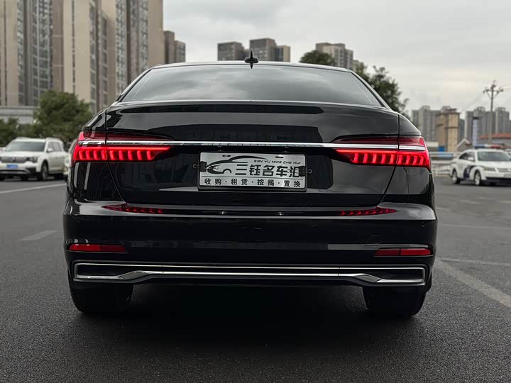 Фото 6 - Audi A6L