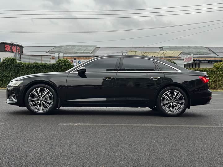 Фото 8 - Audi A6L