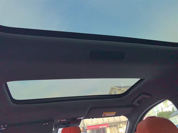 Фото 18 - LiXiang L8