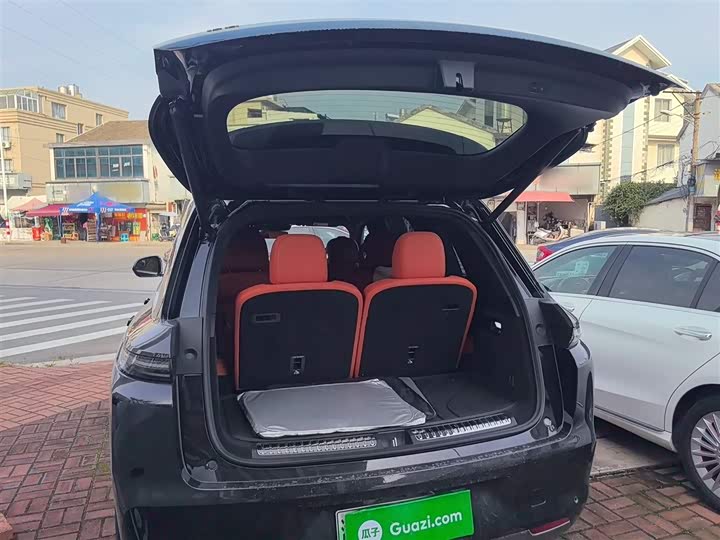 Фото 19 - LiXiang L8