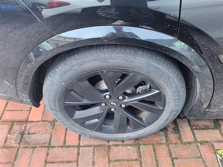 Фото 26 - LiXiang L8