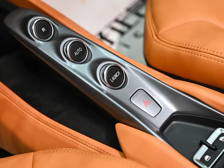 Фото 16 - Ferrari F8