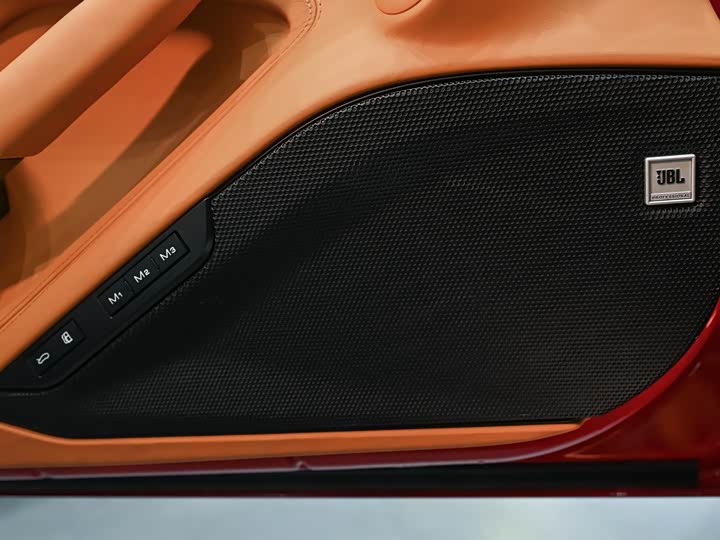 Фото 7 - Ferrari F8