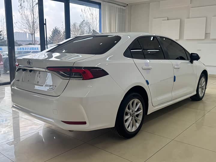 Фото 6 - Toyota Corolla