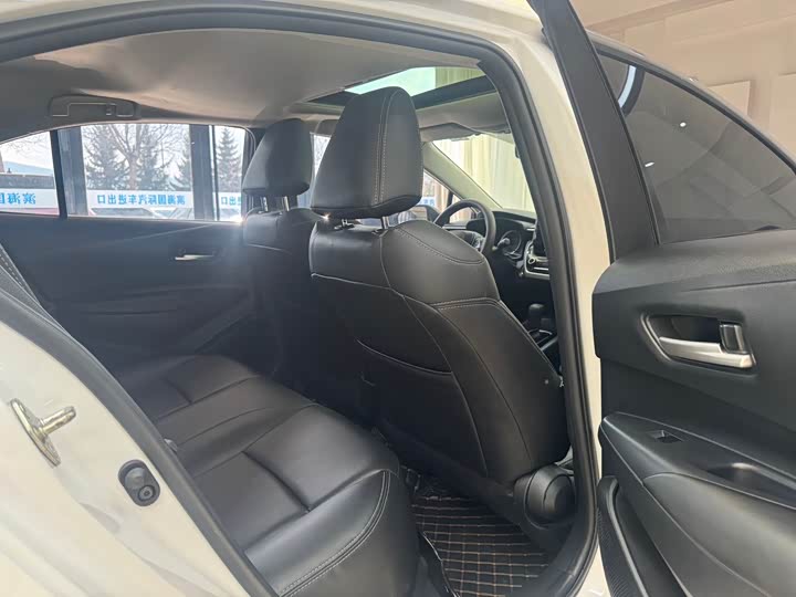 Фото 9 - Toyota Corolla