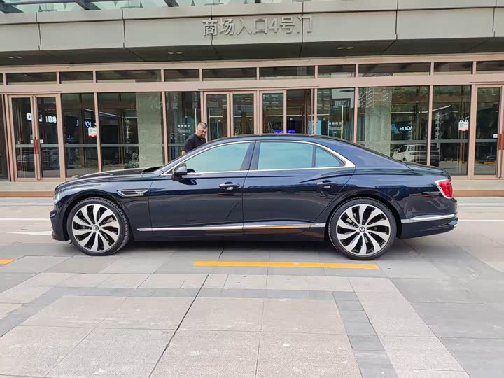 Фото 4 - Bentley Flying Spur