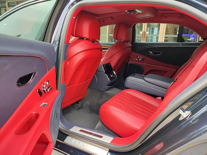 Фото 6 - Bentley Flying Spur