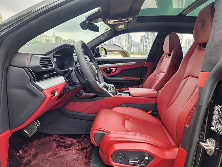 Фото 5 - Lamborghini Urus