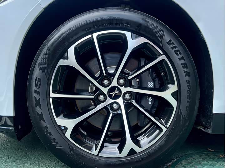 Фото 21 - XPeng P7