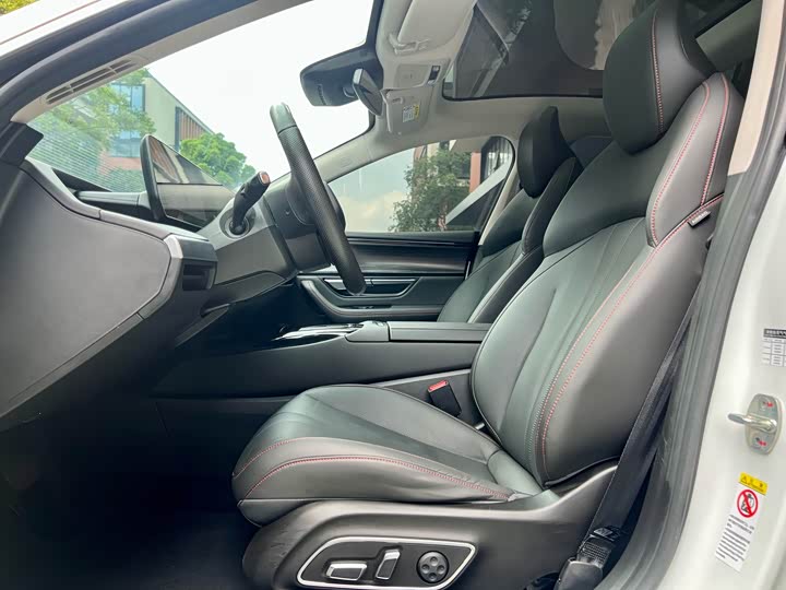 Фото 7 - XPeng P7