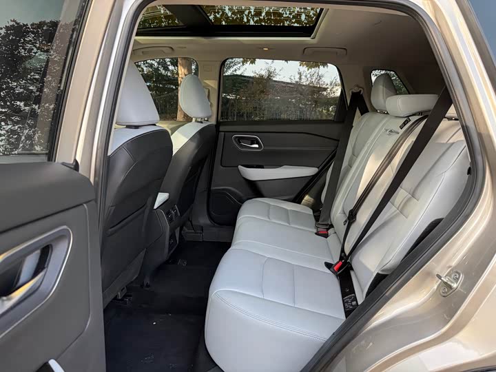 Фото 16 - Nissan X-Trail