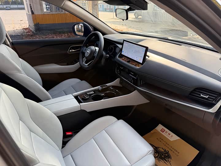 Фото 18 - Nissan X-Trail