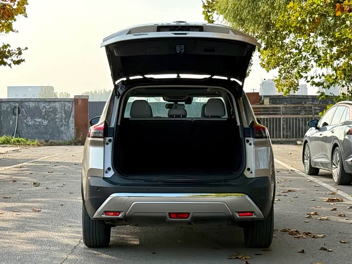 Фото 9 - Nissan X-Trail