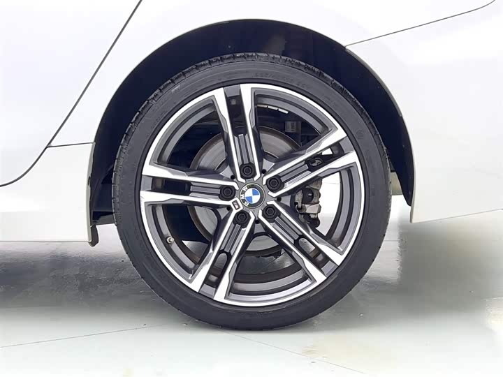 Фото 11 - BMW 1 Series