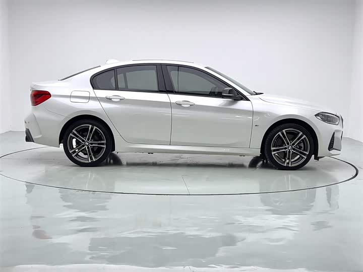 Фото 8 - BMW 1 Series