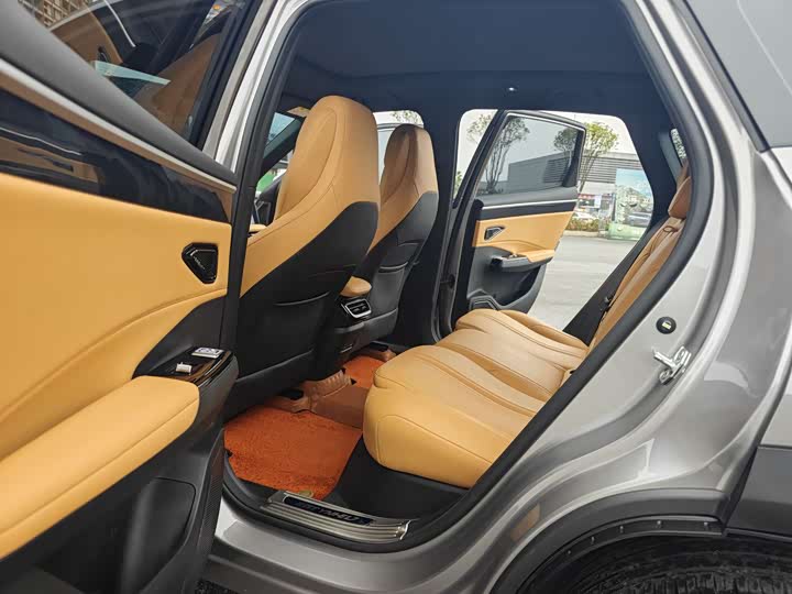 Фото 10 - Geely Galaxy L7