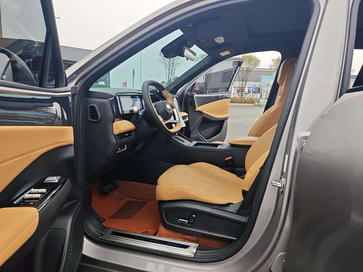 Фото 11 - Geely Galaxy L7