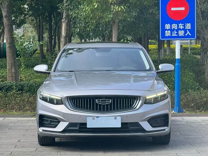 Фото 2 - Geely Preface