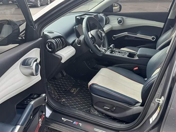 Фото 22 - BYD Yuan Plus