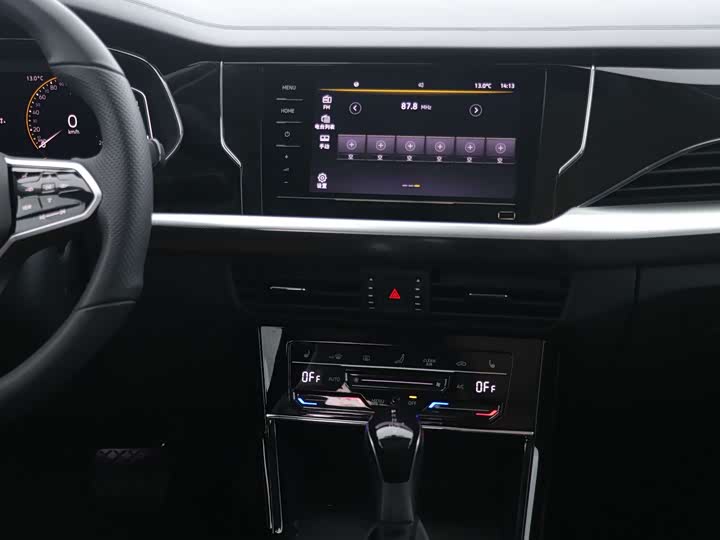 Фото 13 - Volkswagen Passat