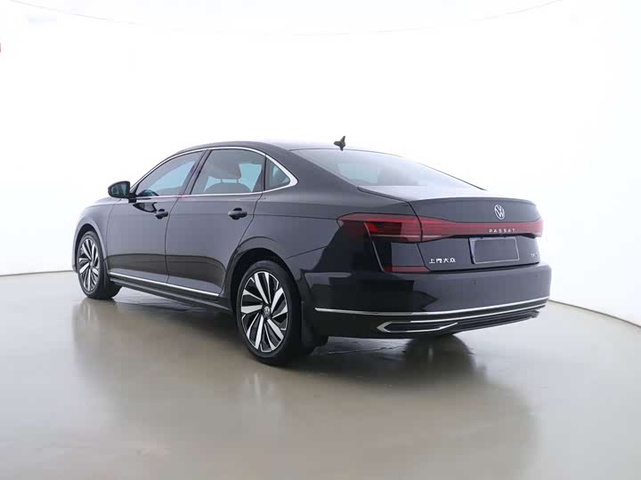 Фото 8 - Volkswagen Passat