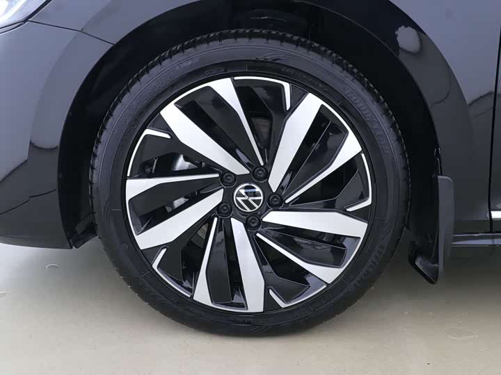 Фото 9 - Volkswagen Passat