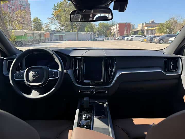 Фото 12 - Volvo XC60