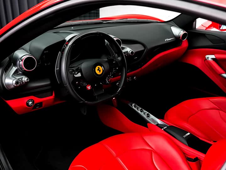 Фото 10 - Ferrari F8