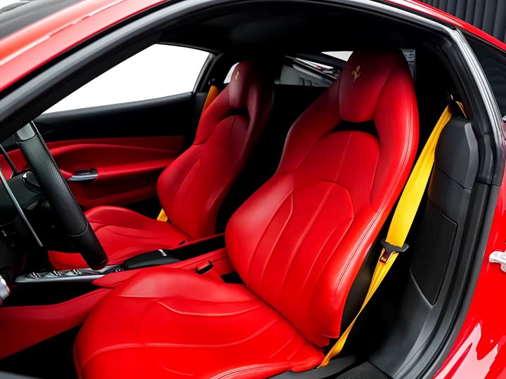 Фото 11 - Ferrari F8