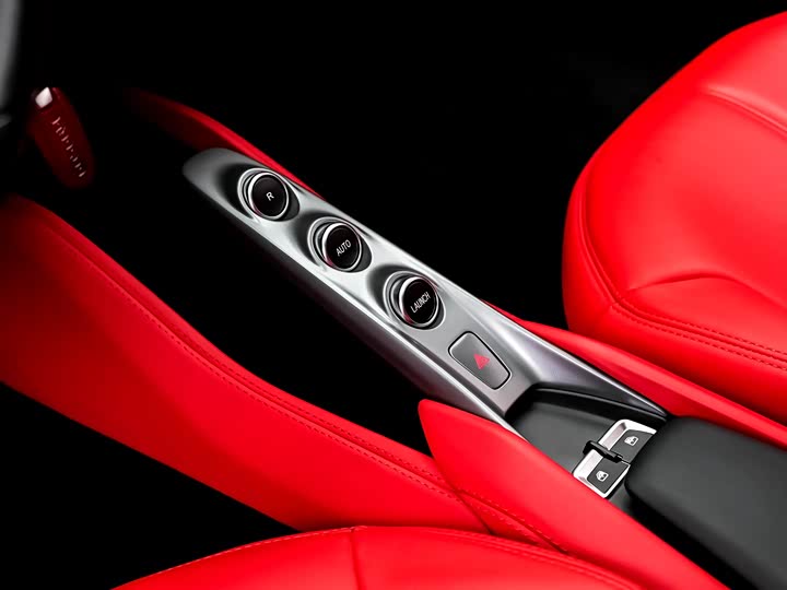 Фото 12 - Ferrari F8