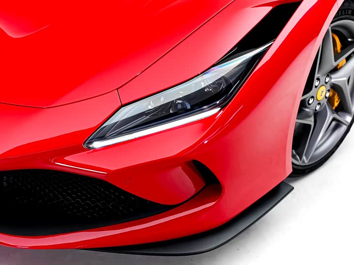 Фото 7 - Ferrari F8