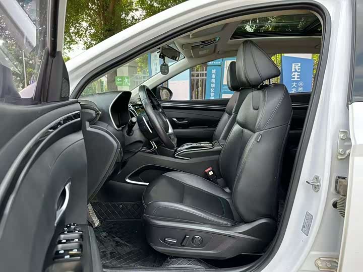 Фото 9 - Hyundai Tucson L