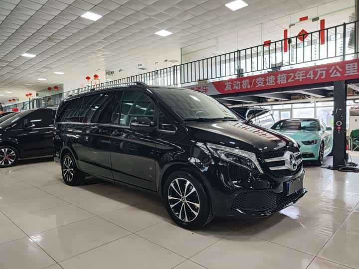 Фото 3 - Mercedes-Benz V-Class