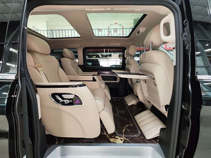 Фото 5 - Mercedes-Benz V-Class