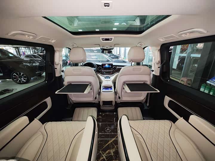 Фото 8 - Mercedes-Benz V-Class