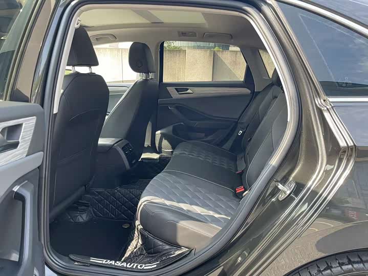 Фото 11 - Volkswagen Sagitar L