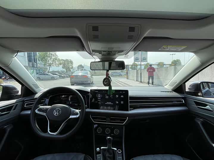 Фото 12 - Volkswagen Sagitar L