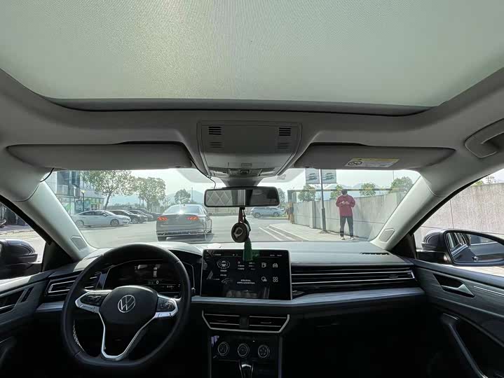 Фото 13 - Volkswagen Sagitar L