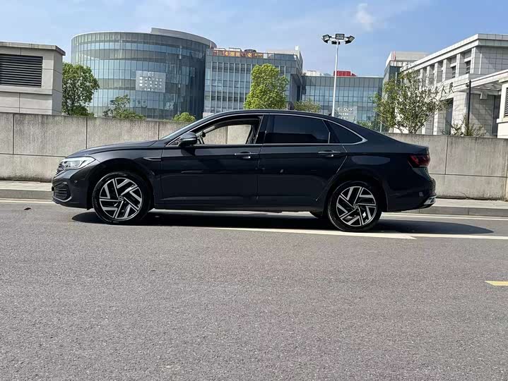 Фото 4 - Volkswagen Sagitar L