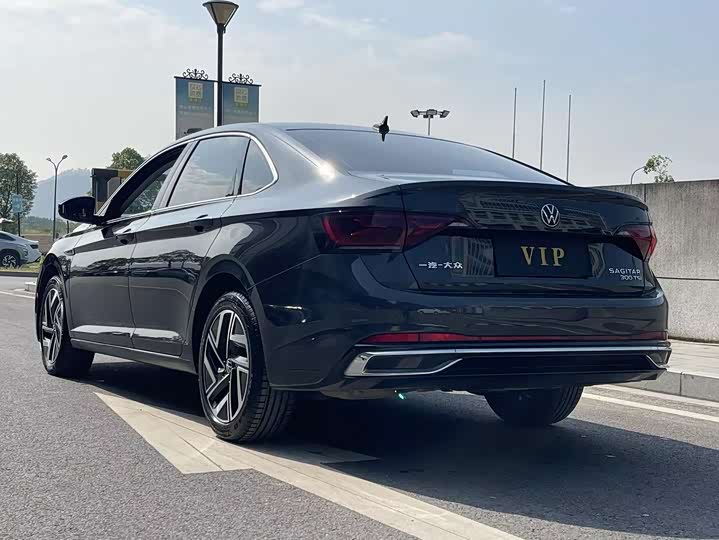 Фото 5 - Volkswagen Sagitar L