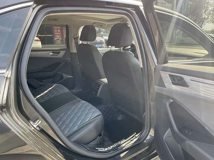 Фото 9 - Volkswagen Sagitar L