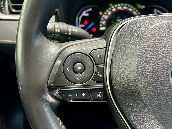 Фото 12 - Toyota RAV4