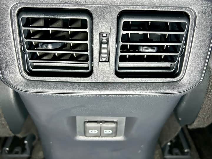 Фото 29 - Toyota RAV4