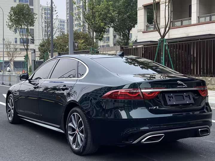 Фото 12 - Jaguar XF L