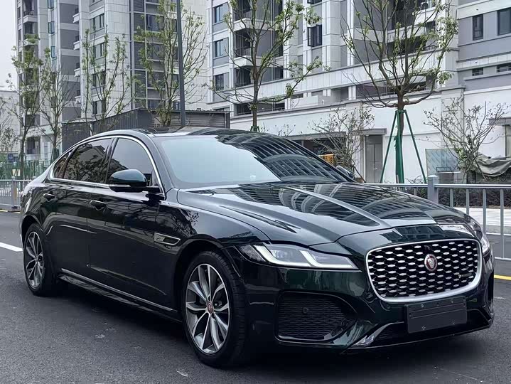 Фото 3 - Jaguar XF L