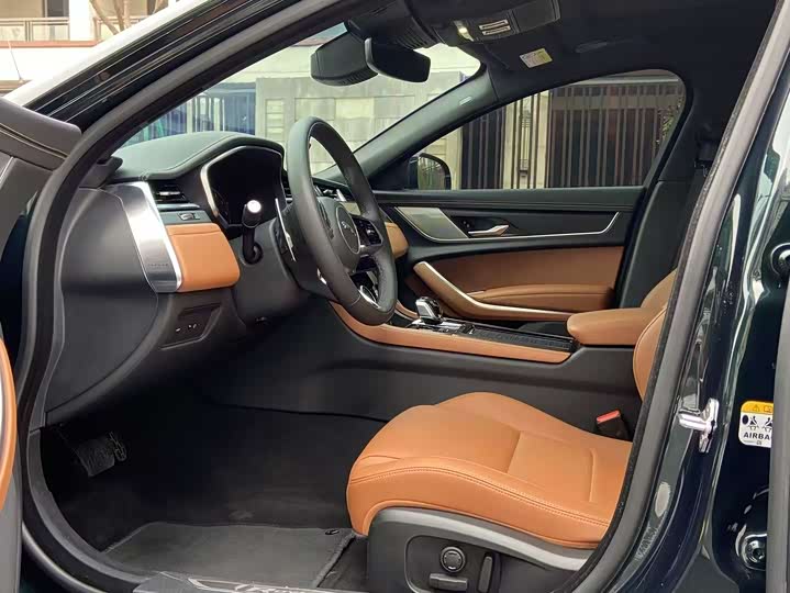 Фото 5 - Jaguar XF L