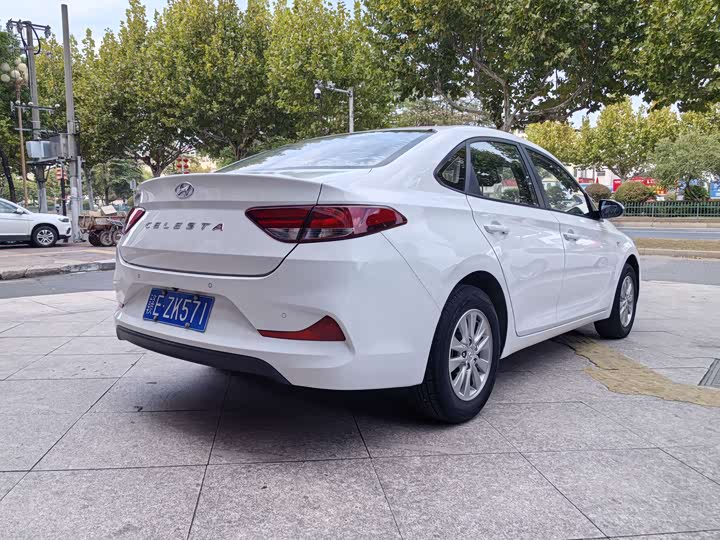 Фото 5 - Hyundai Celesta