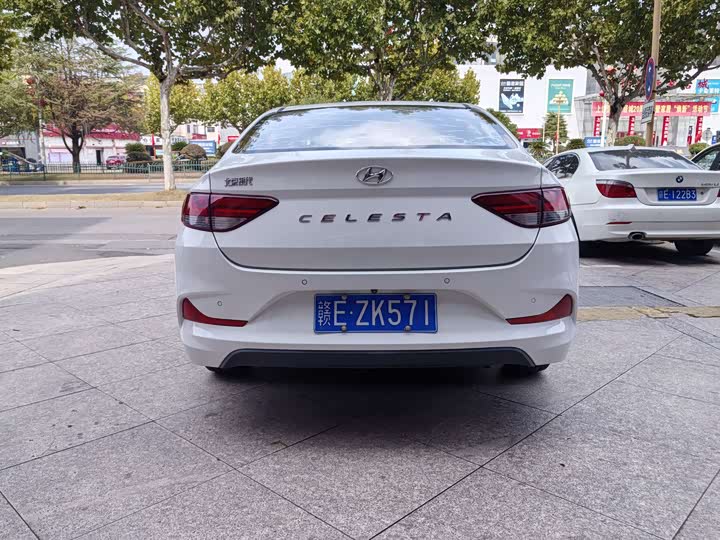 Фото 6 - Hyundai Celesta