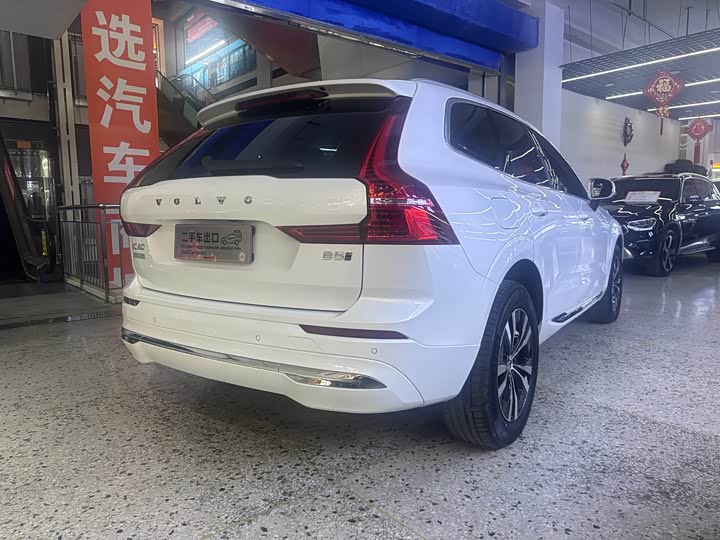 Фото 10 - Volvo XC60